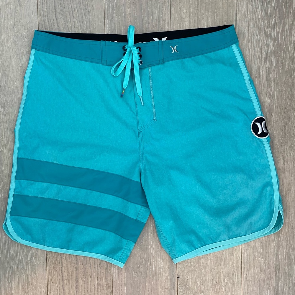 Hurley Phantom Men’s Board Shorts - size 32